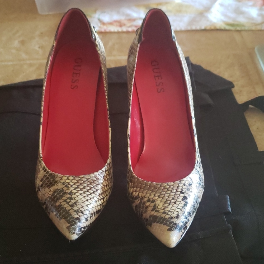 Gorgeous Guess Heels